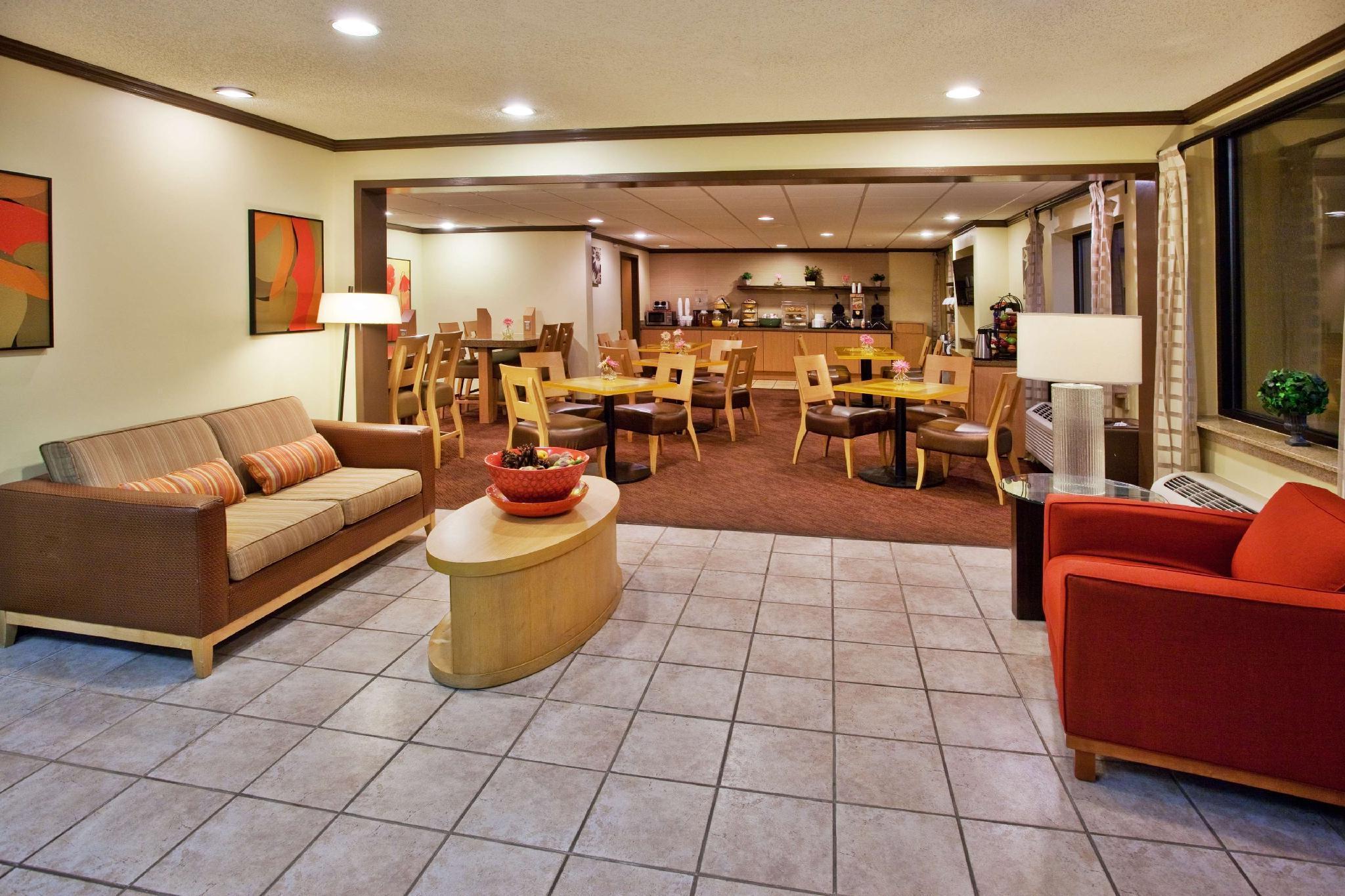 Spark By Hilton Savannah Midtown Exterior photo