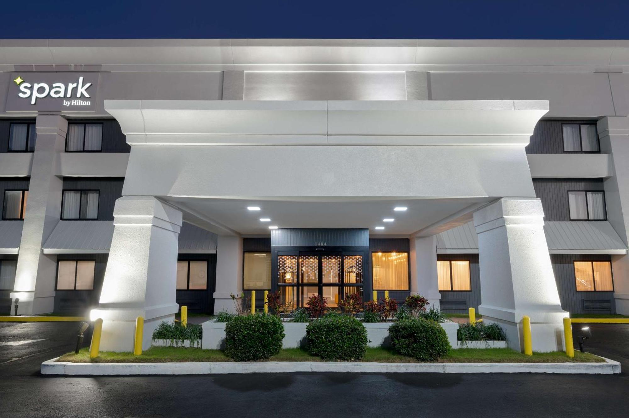 Spark By Hilton Savannah Midtown Exterior photo