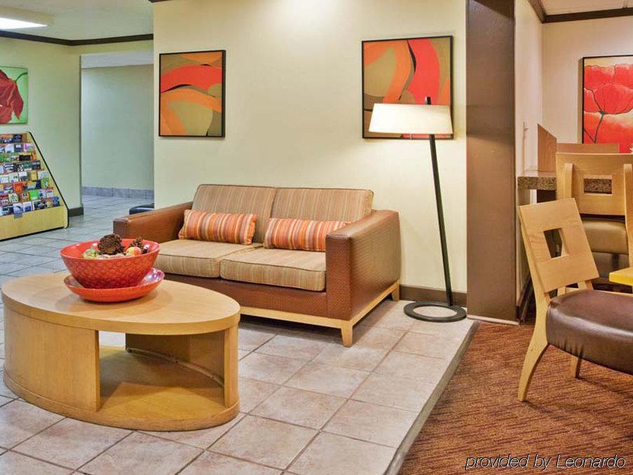 Spark By Hilton Savannah Midtown Exterior photo