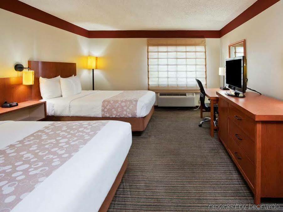 Spark By Hilton Savannah Midtown Exterior photo